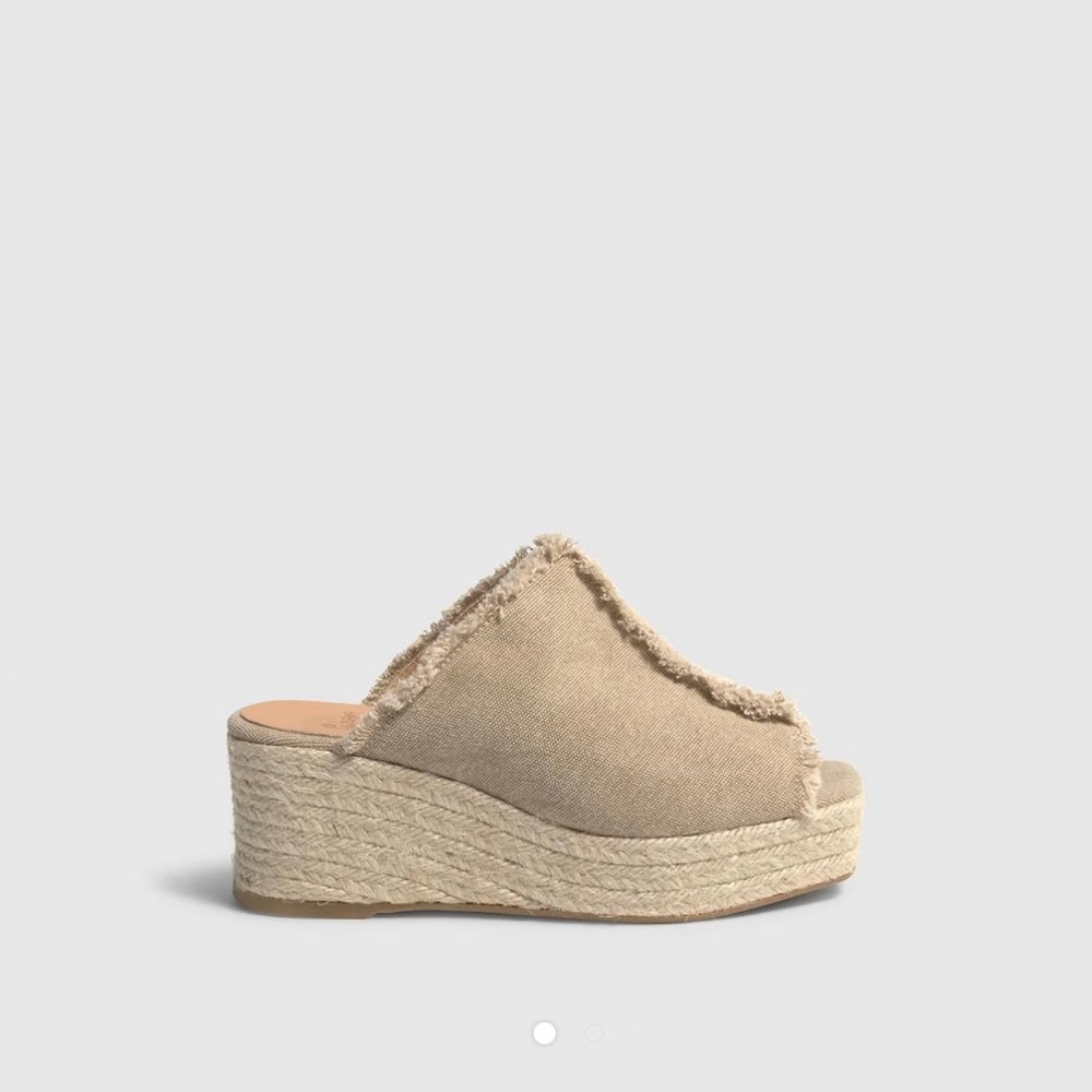 Castaner Queral Canvas Wedge Espadrille Sandals excellent cond Size 38 Beige
